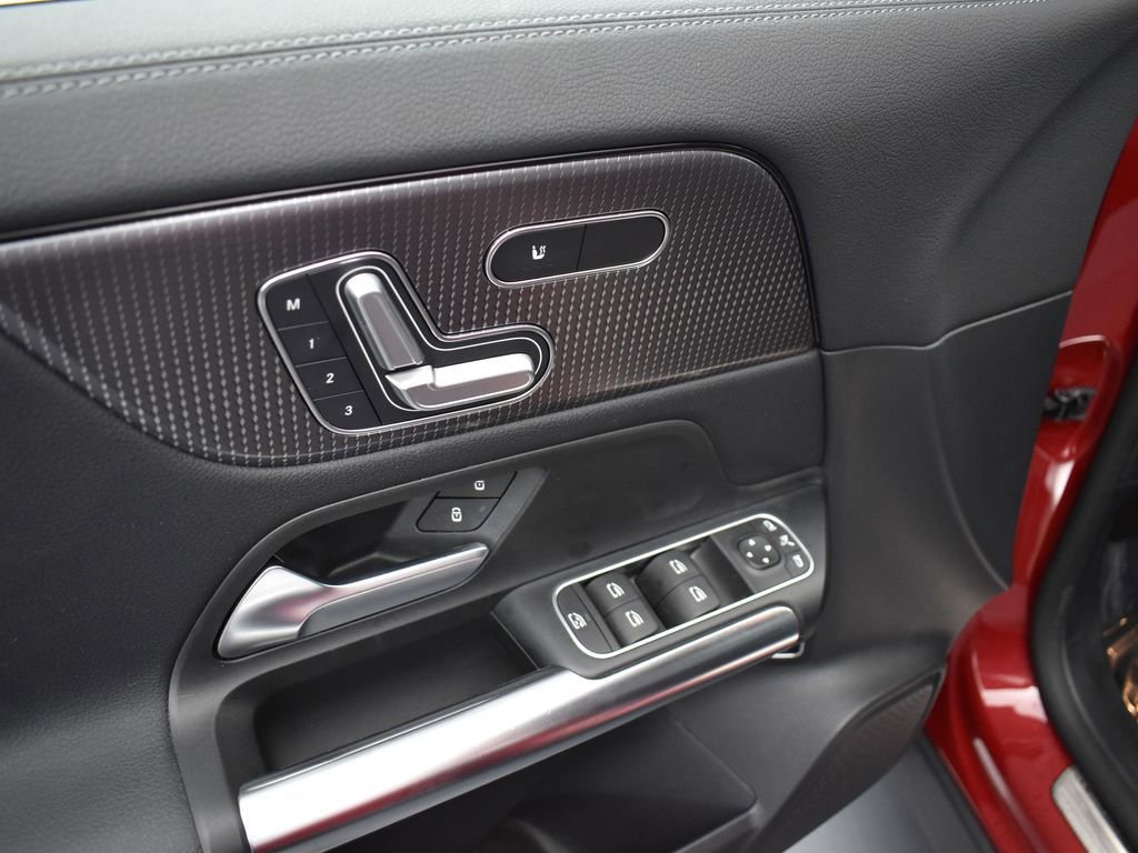 Used 2022 Mercedes-Benz GLA 250 4MATIC image 8