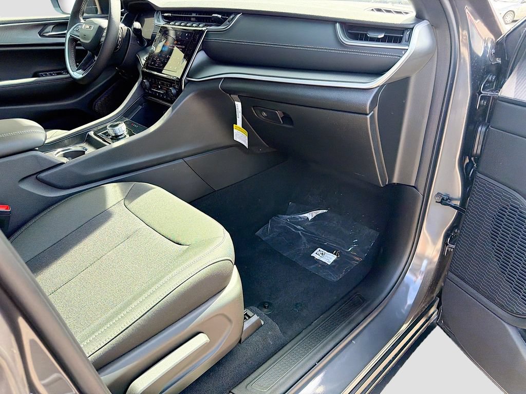 New 2026 Jeep Grand Cherokee Laredo X AWD/4WD image 14