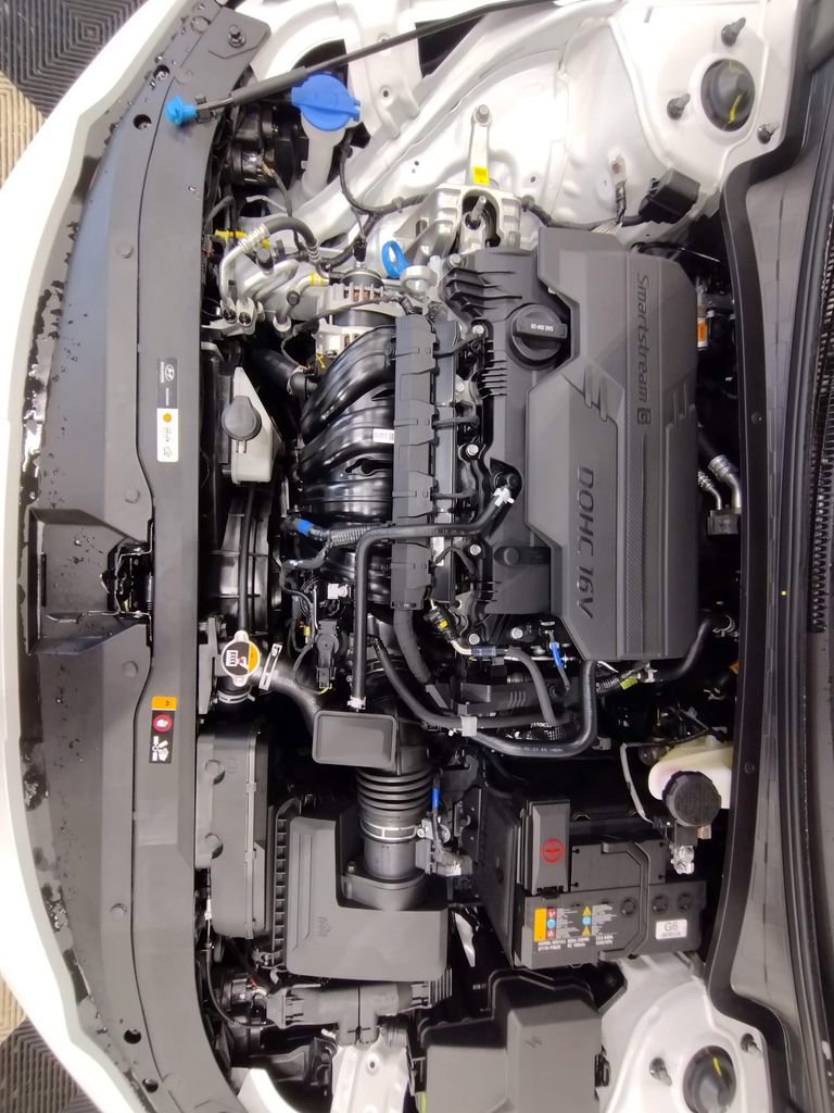 New 2026 Hyundai Elantra SEL Sport FWD image 7