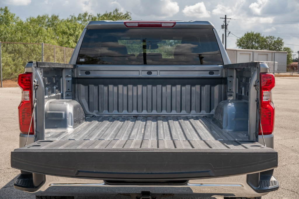 Used 2025 Chevrolet Silverado 1500 LT RWD image 25