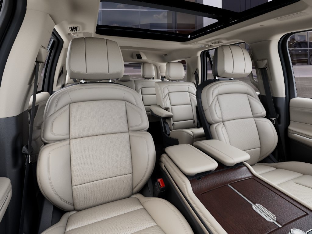 New 2027 Lincoln Navigator Reserve AWD/4WD image 10