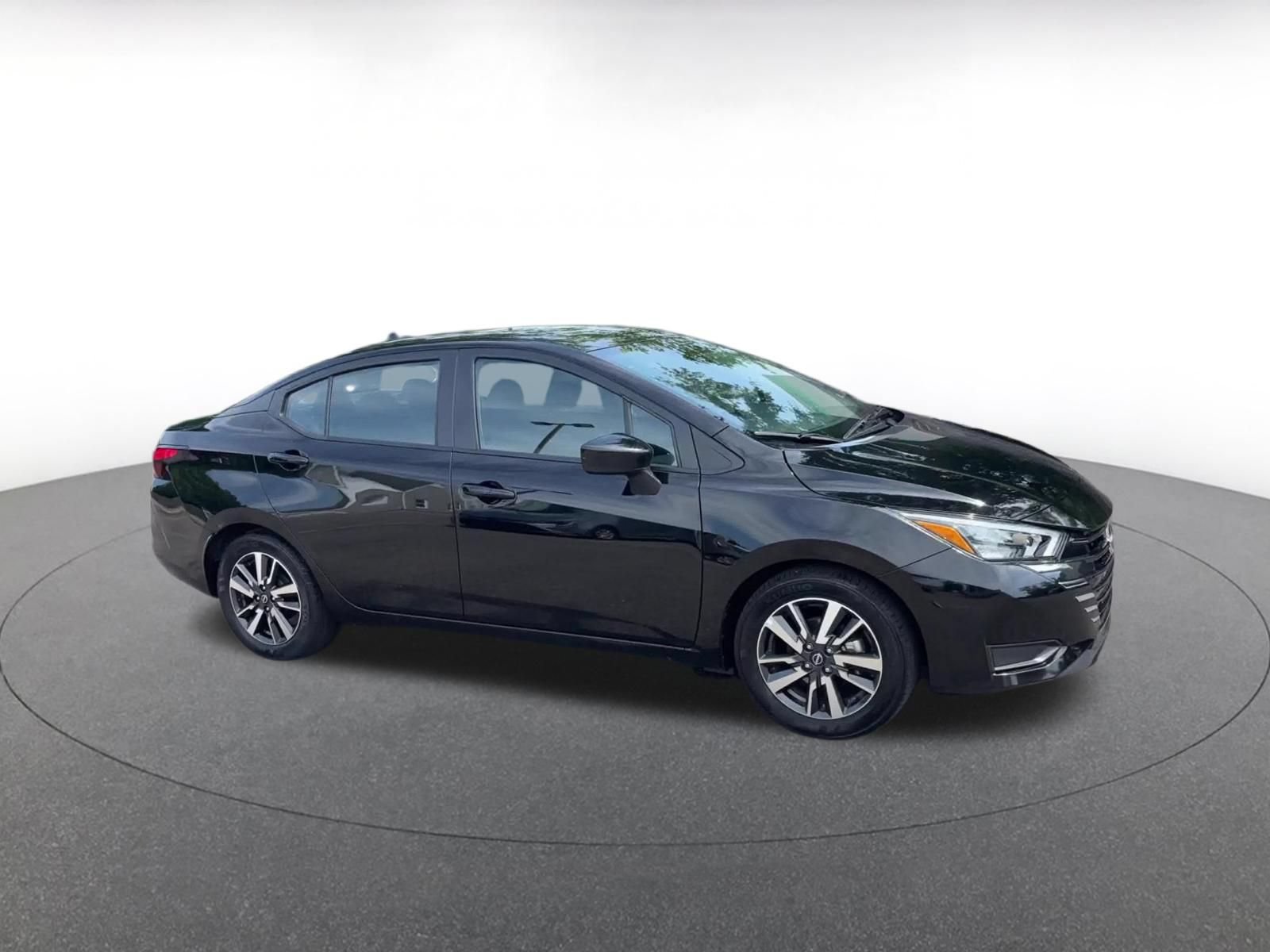 Used 2025 Nissan Versa SV FWD video 2