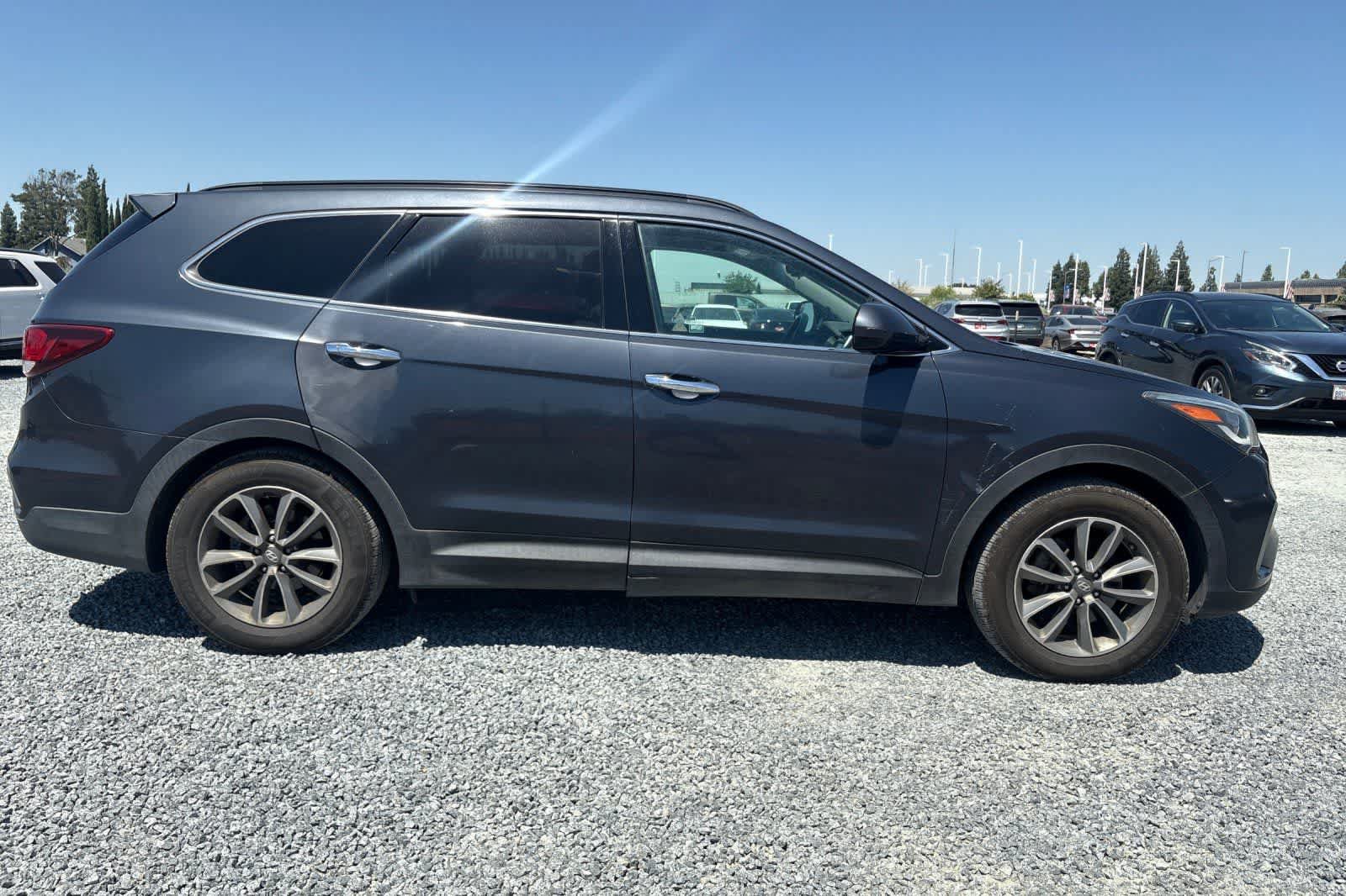 Used 2017 Hyundai Santa Fe SE w/ Cargo Package FWD image 9
