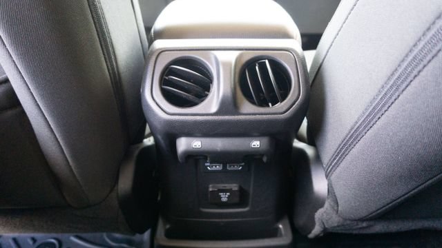 Used 2023 Jeep Wrangler Unlimited Rubicon 4xe w/ Cold Weather Group AWD/4WD image 15