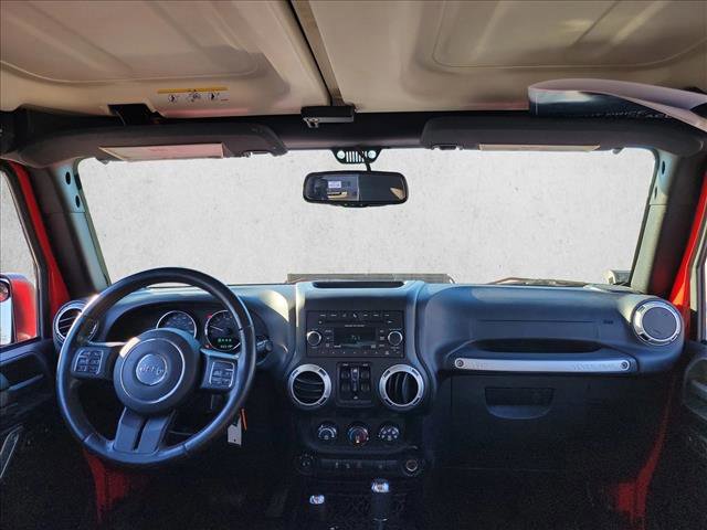 Used 2016 Jeep Wrangler Unlimited Sahara w/ Connectivity Group image 17