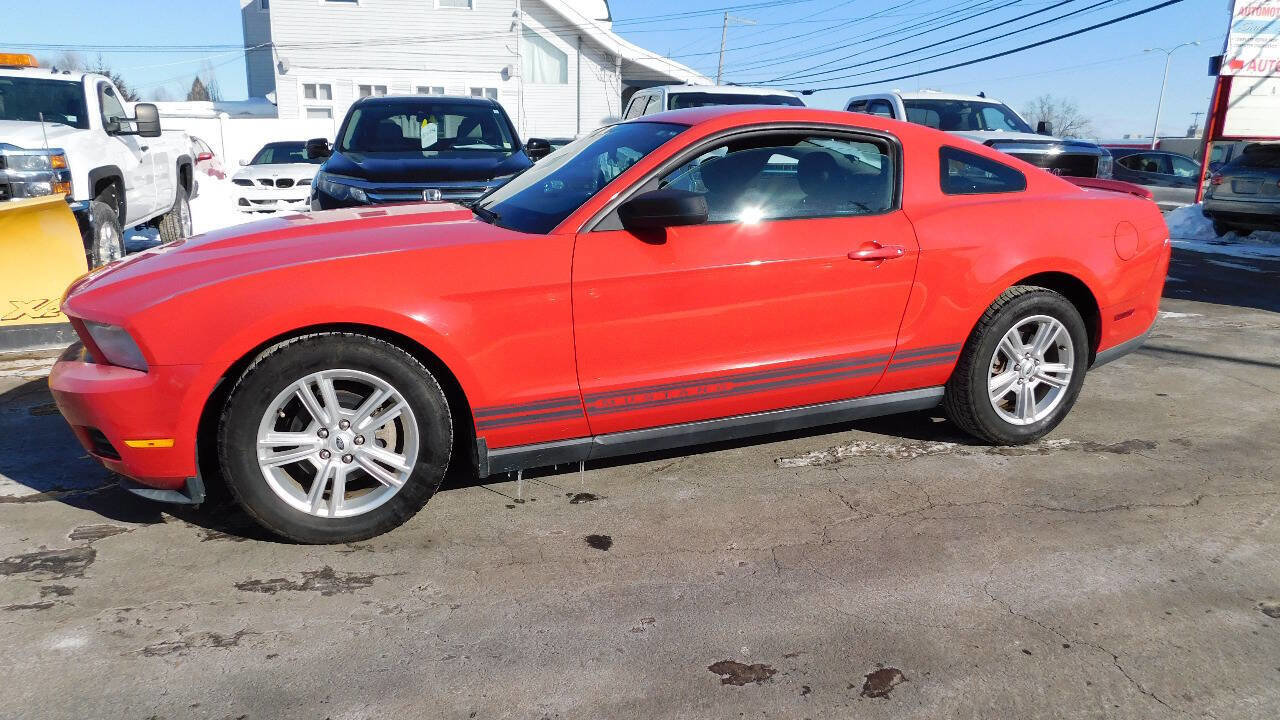 Used 2010 Ford Mustang Premium image 2