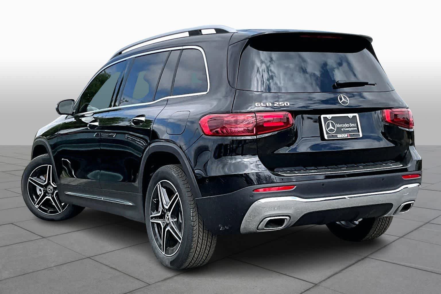 New 2026 Mercedes-Benz GLB 250 image 4