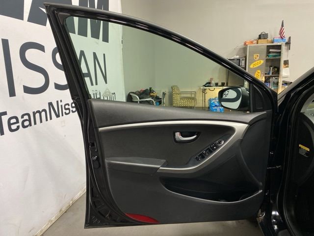 Used 2017 Hyundai Elantra GT FWD image 9