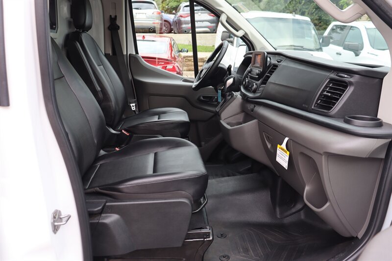 Used 2025 Ford Transit 150 Low Roof RWD image 19