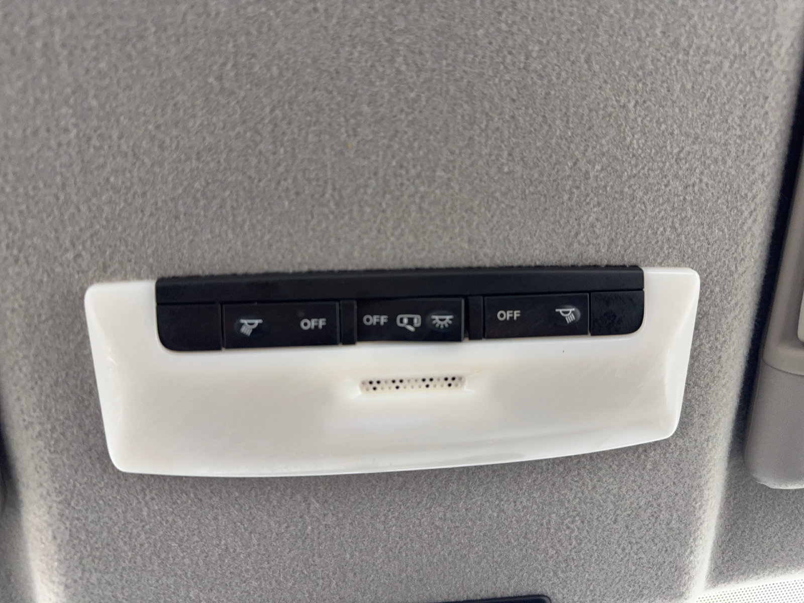 Used 2020 Nissan Kicks S FWD image 23