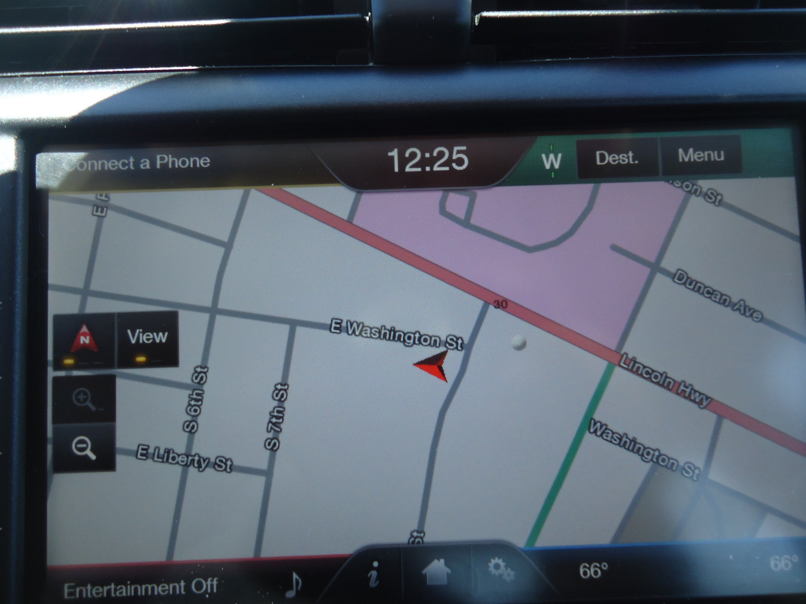 Used 2015 Ford Fusion SE FWD image 16