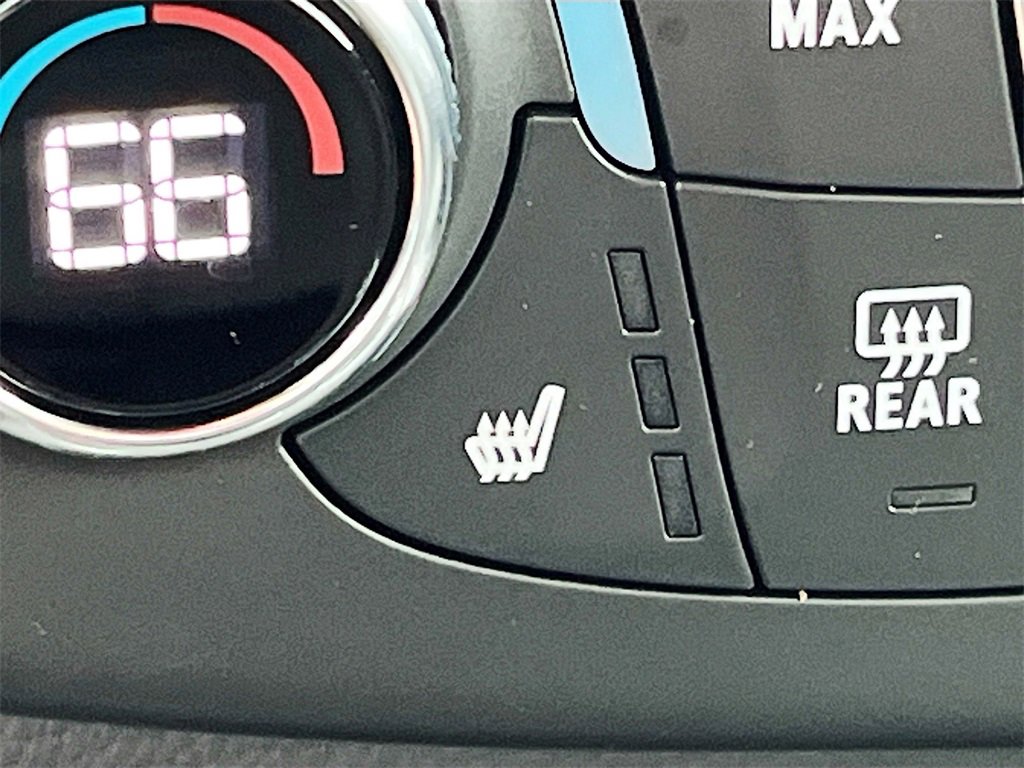 Used 2023 Chevrolet Traverse RS image 21