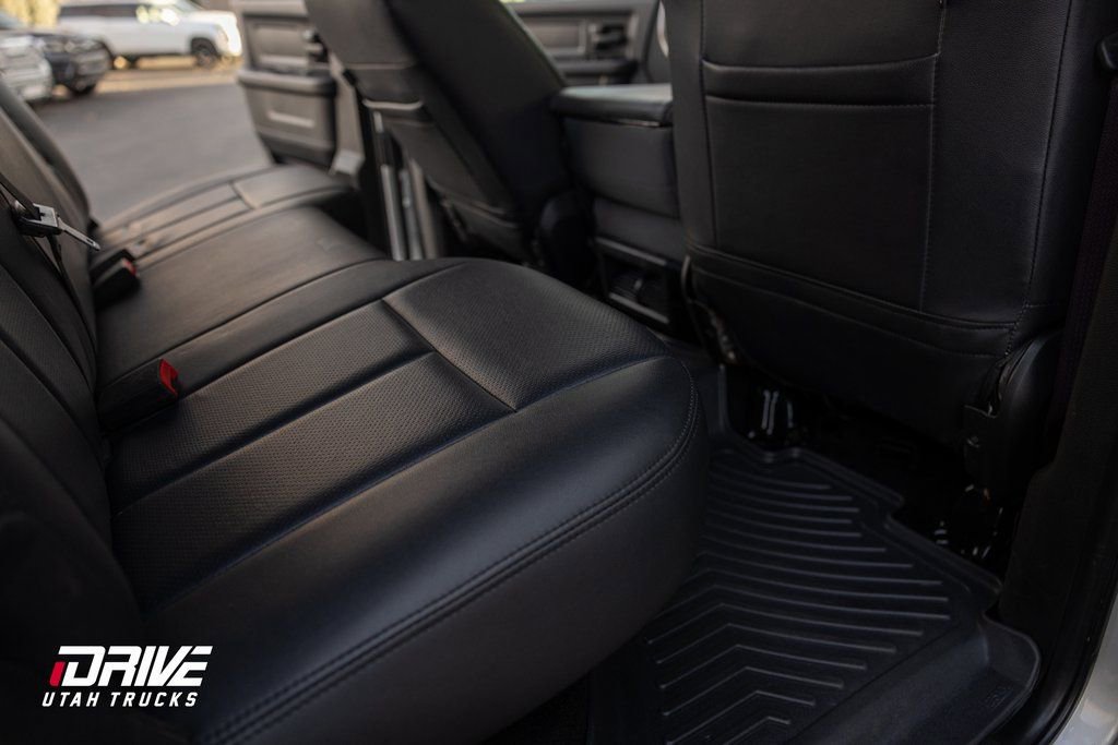 Used 2017 RAM 3500 Tradesman w/ Chrome Appearance Group image 16