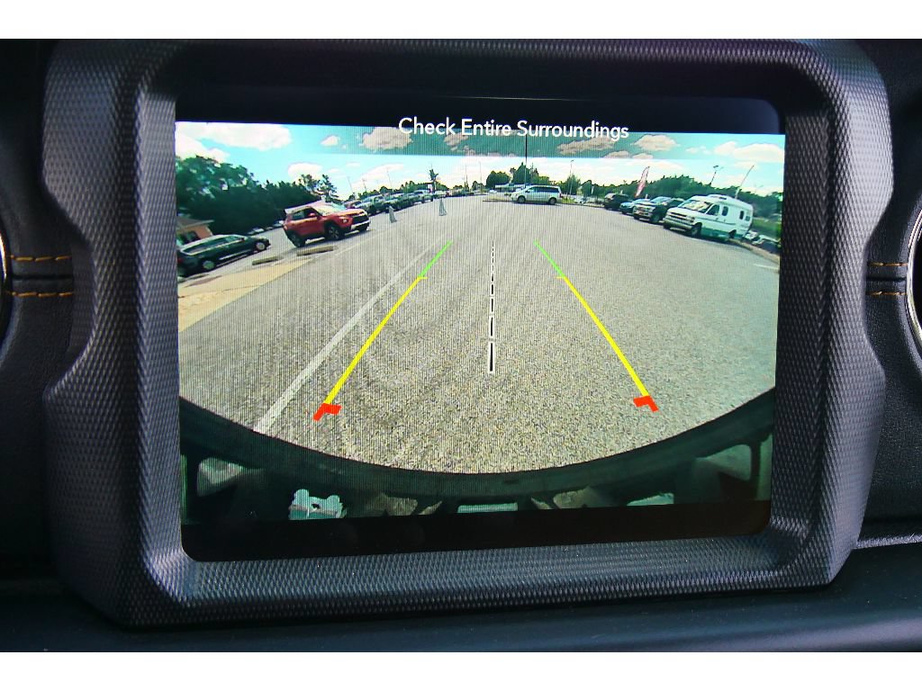 Used 2022 Jeep Wrangler Unlimited Sahara AWD/4WD image 27