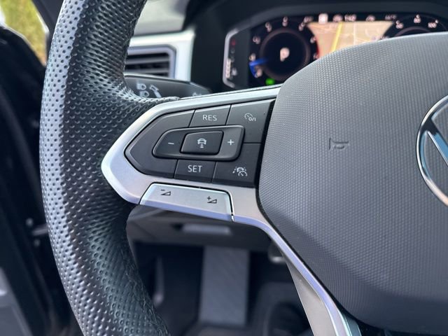 Certified 2023 Volkswagen Atlas Cross Sport SEL R-Line image 10