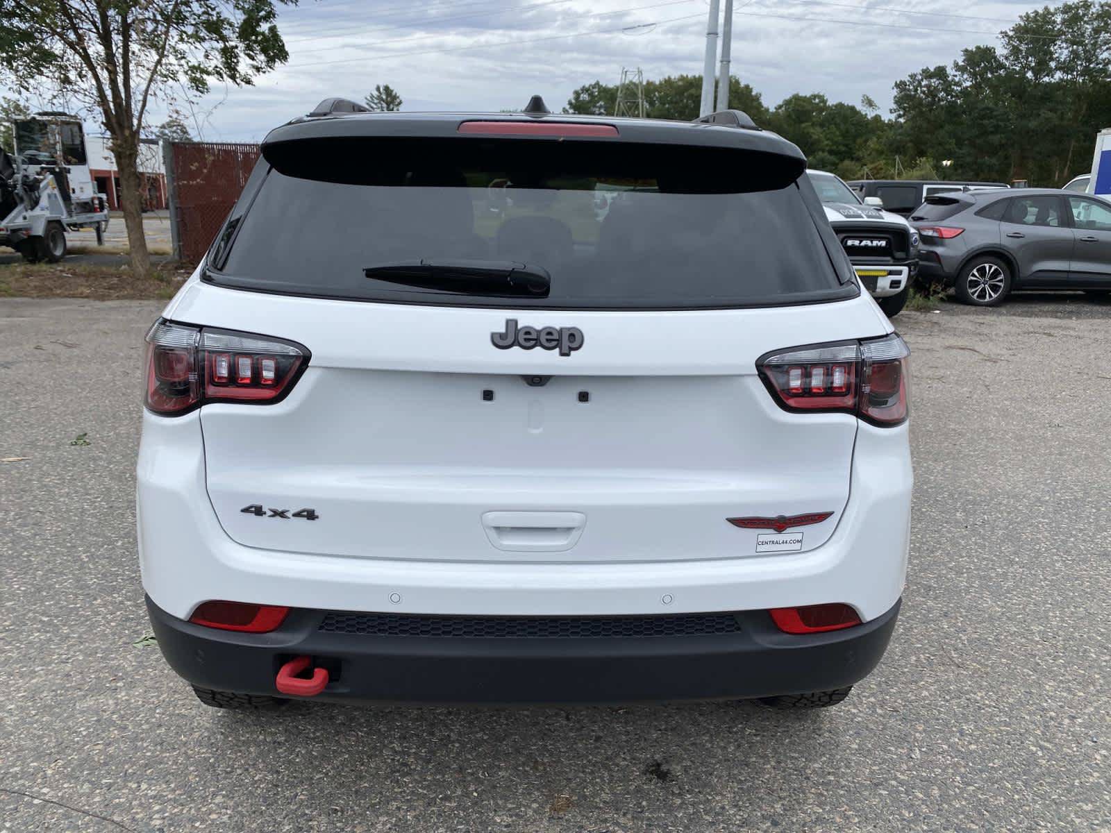 Certified 2026 Jeep Compass Trailhawk AWD/4WD image 4