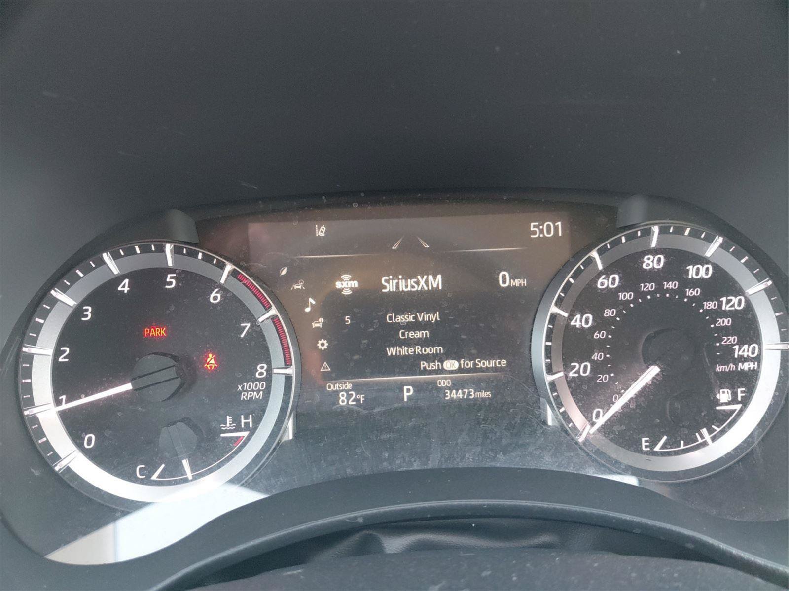 Used 2024 Toyota Highlander LE AWD/4WD image 36