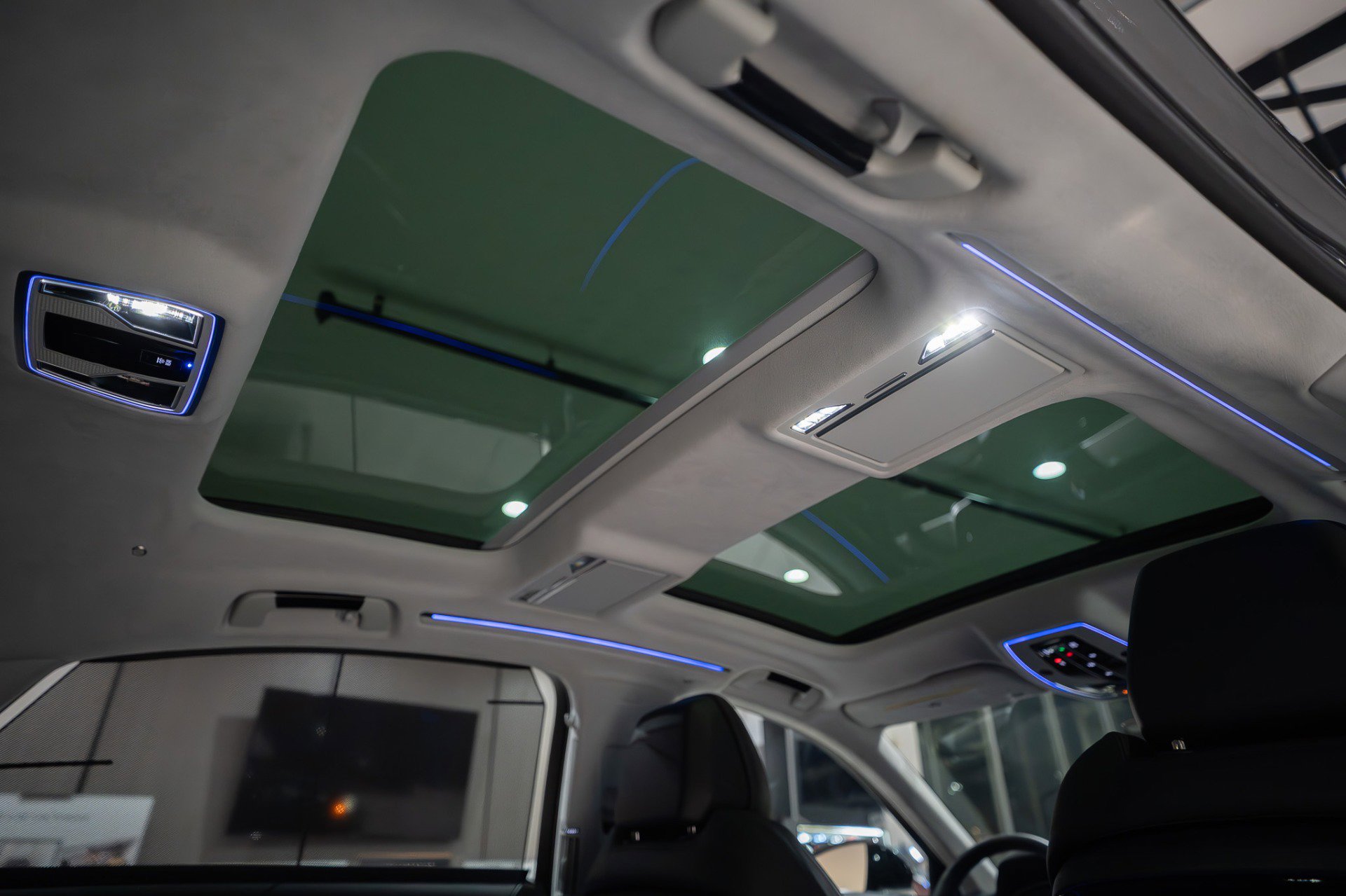 Used 2023 Audi S8 w/ S8 Comfort Plus Package image 47