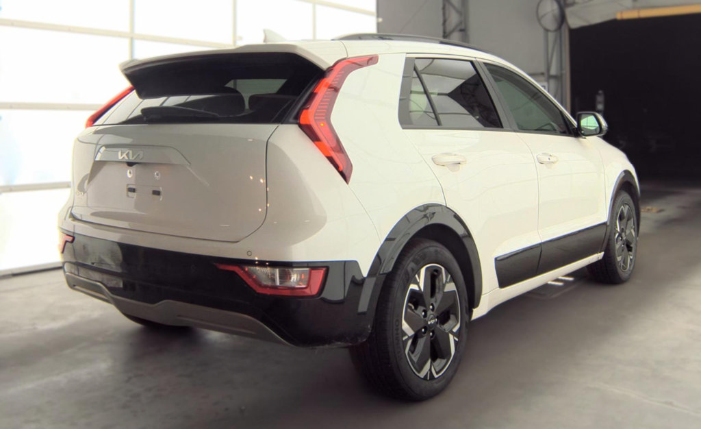 Used 2023 Kia Niro Wind w/ Wind Preserve Package FWD image 5