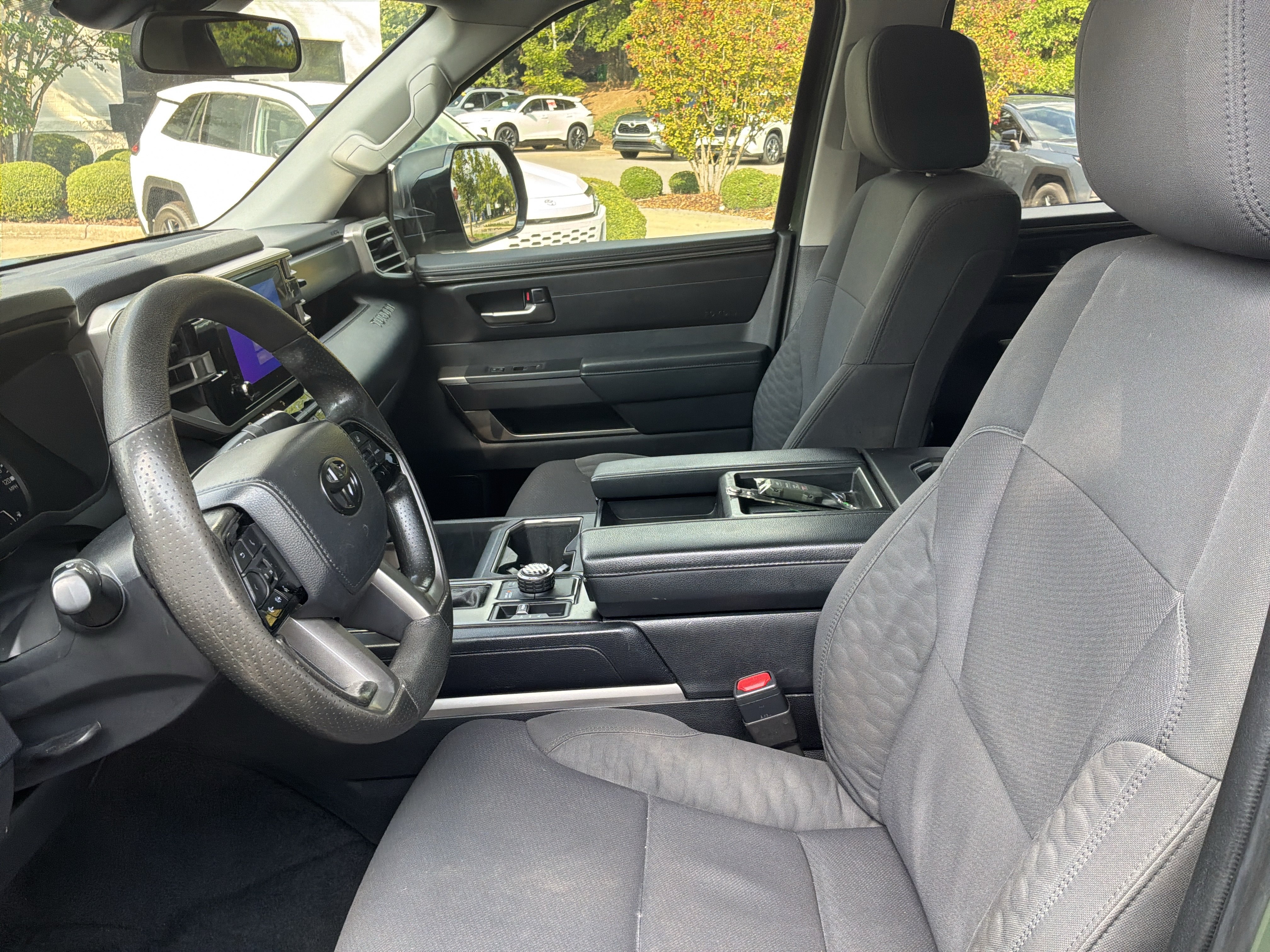 Used 2022 Toyota Tundra SR5 w/ SR5 Convenience Package AWD/4WD image 16