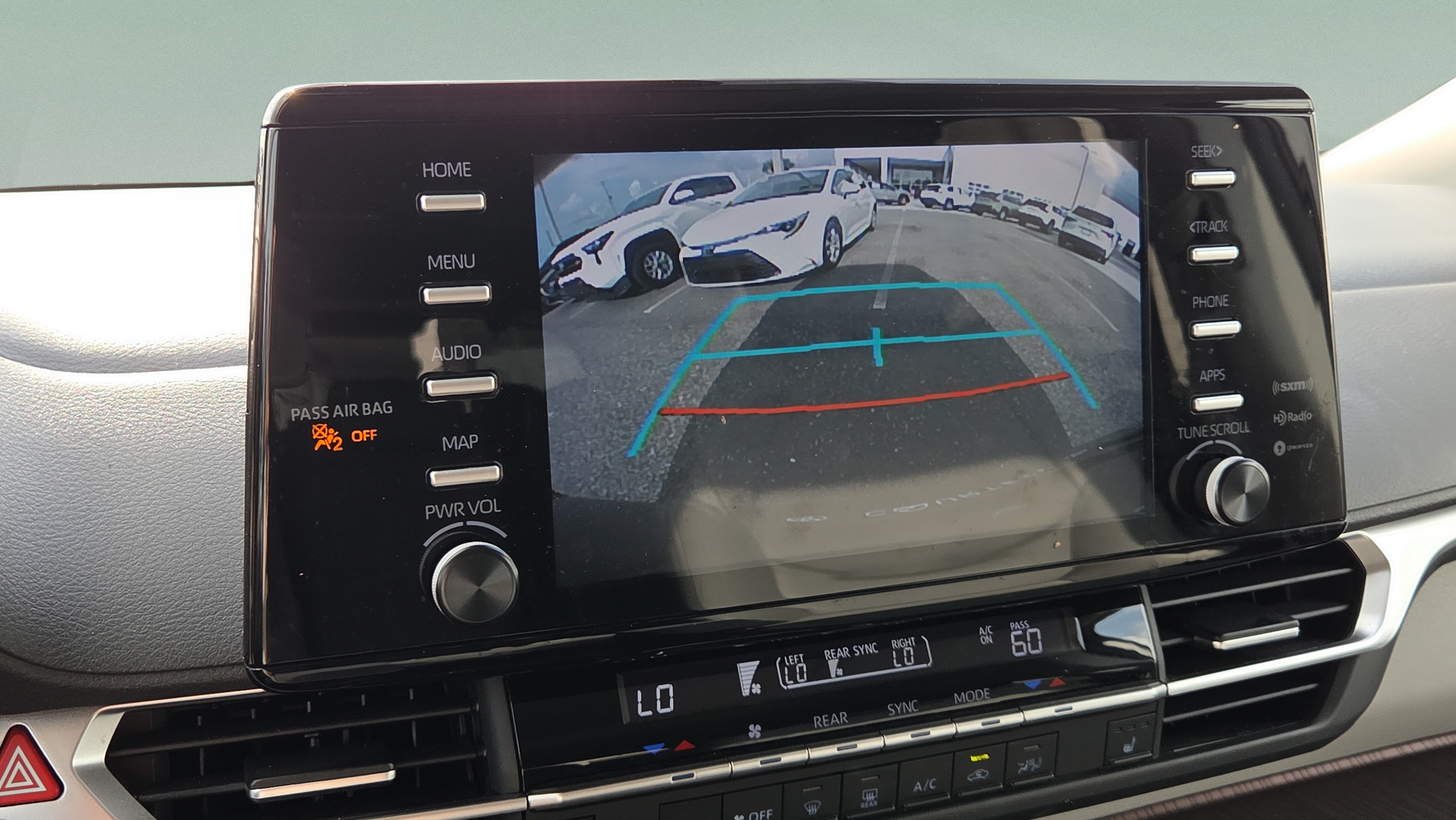 Certified 2024 Toyota Sienna XLE FWD image 24