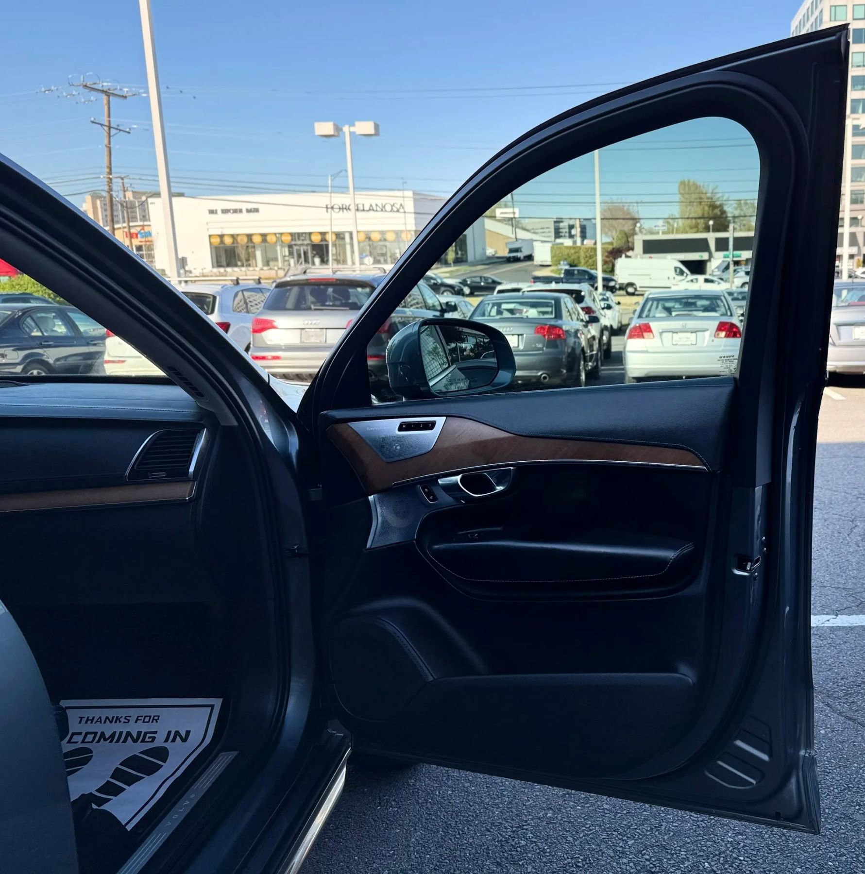 Used 2018 Volvo XC90 T6 Inscription w/ Convenience Package image 40