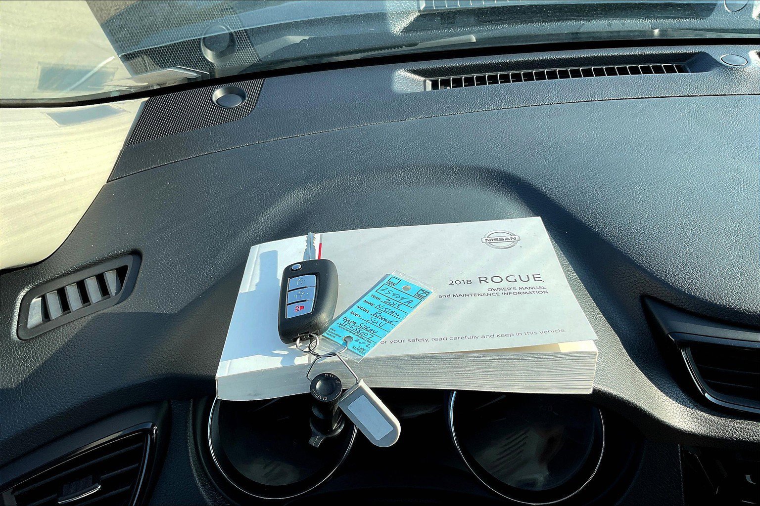 Used 2018 Nissan Rogue S image 13