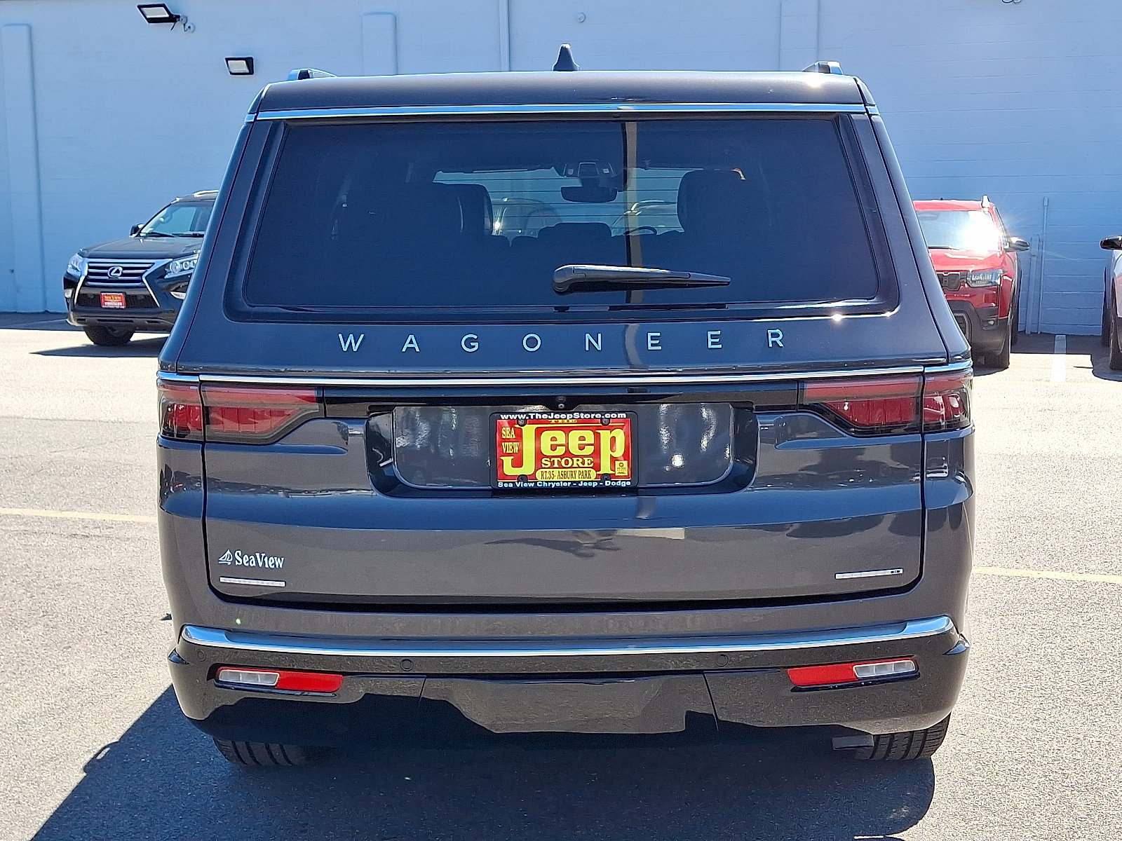 Certified 2022 Jeep Wagoneer Series II AWD/4WD image 5