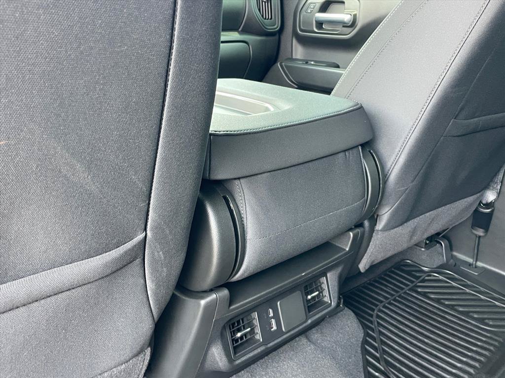 Used 2026 Chevrolet Silverado 1500 Custom w/ LPO, Dark Essentials Package AWD/4WD image 23