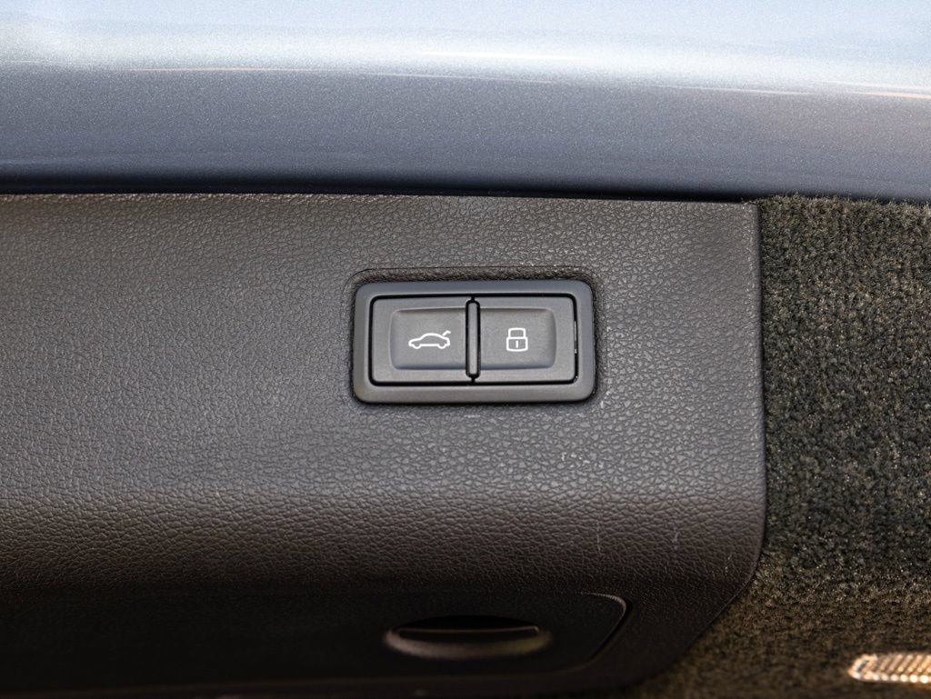 Used 2023 Bentley Bentayga AWD/4WD image 62