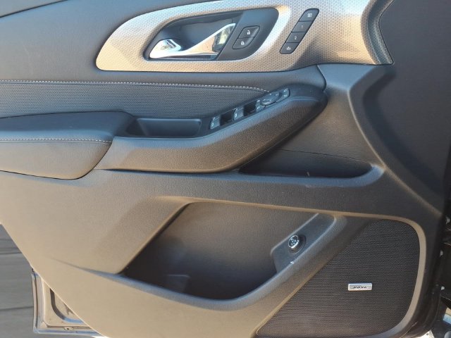 Used 2023 Chevrolet Traverse Premier w/ Redline Edition FWD image 16