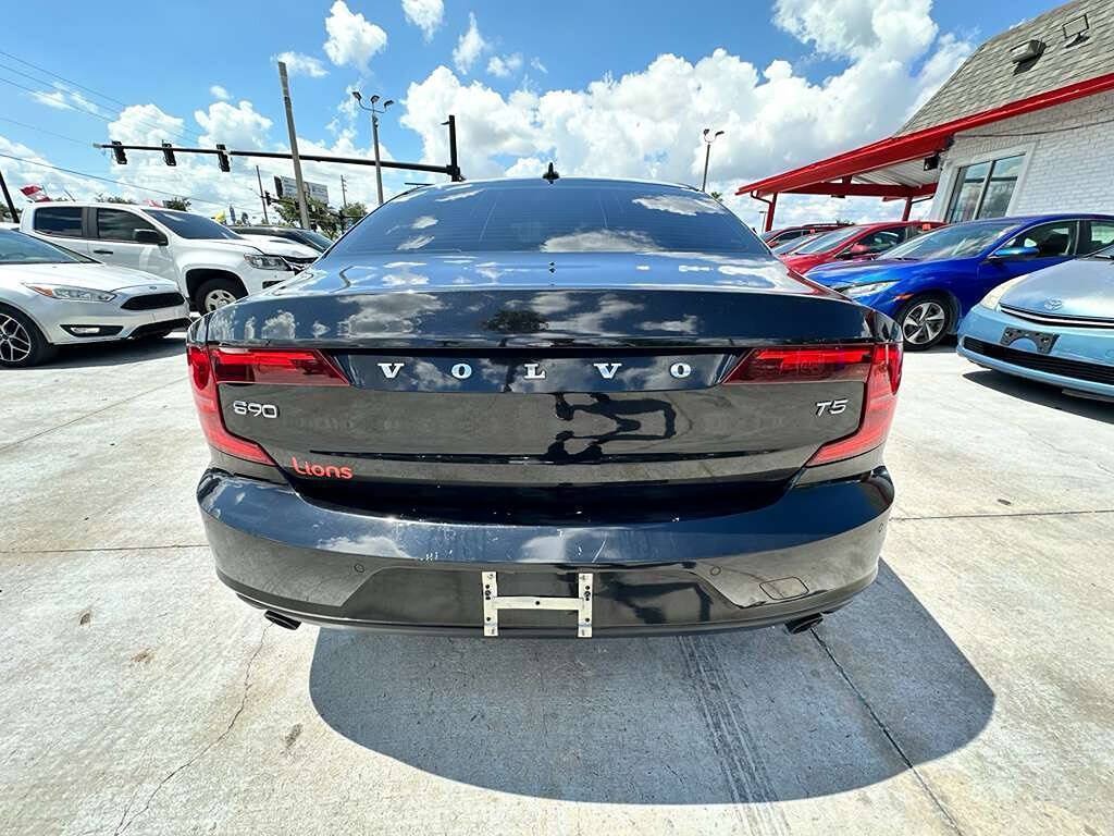 Used 2018 Volvo S90 T5 Momentum w/ Convenience Package FWD image 11