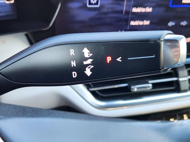 Certified 2024 Chevrolet Equinox EV LT FWD image 23