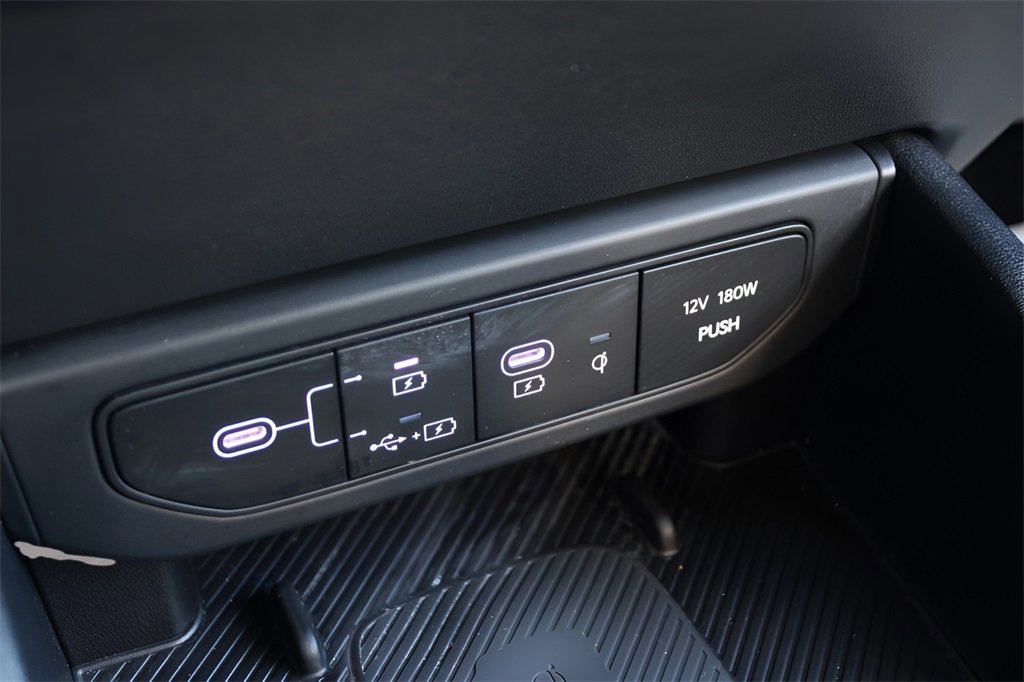 Used 2025 Kia K4 EX image 23