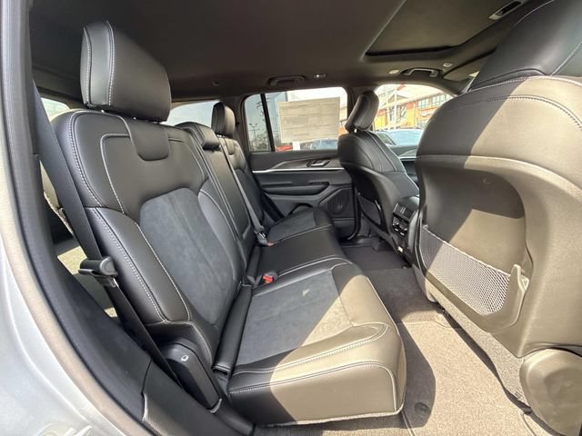 New 2026 Jeep Grand Cherokee Altitude AWD/4WD image 37