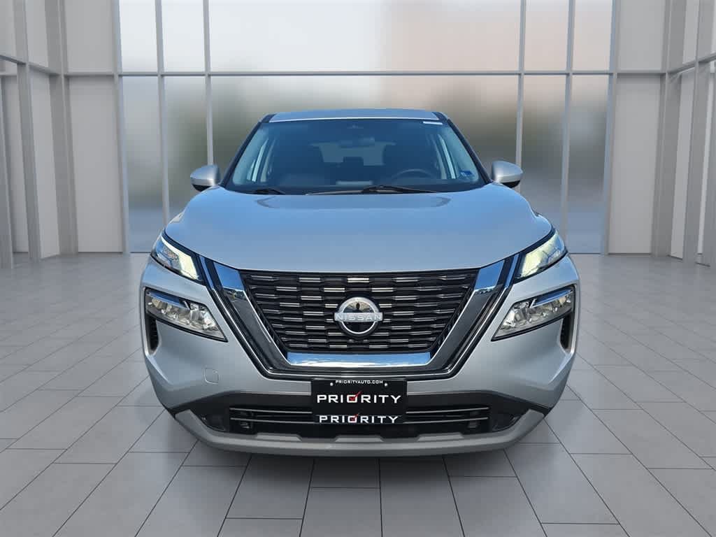 Used 2023 Nissan Rogue SV AWD/4WD image 4
