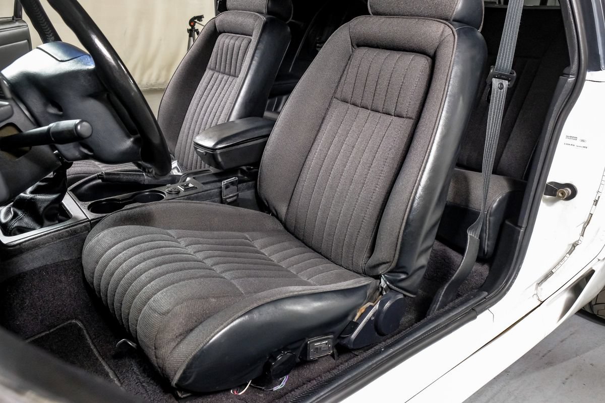 Used 1993 Ford Mustang GT RWD image 29