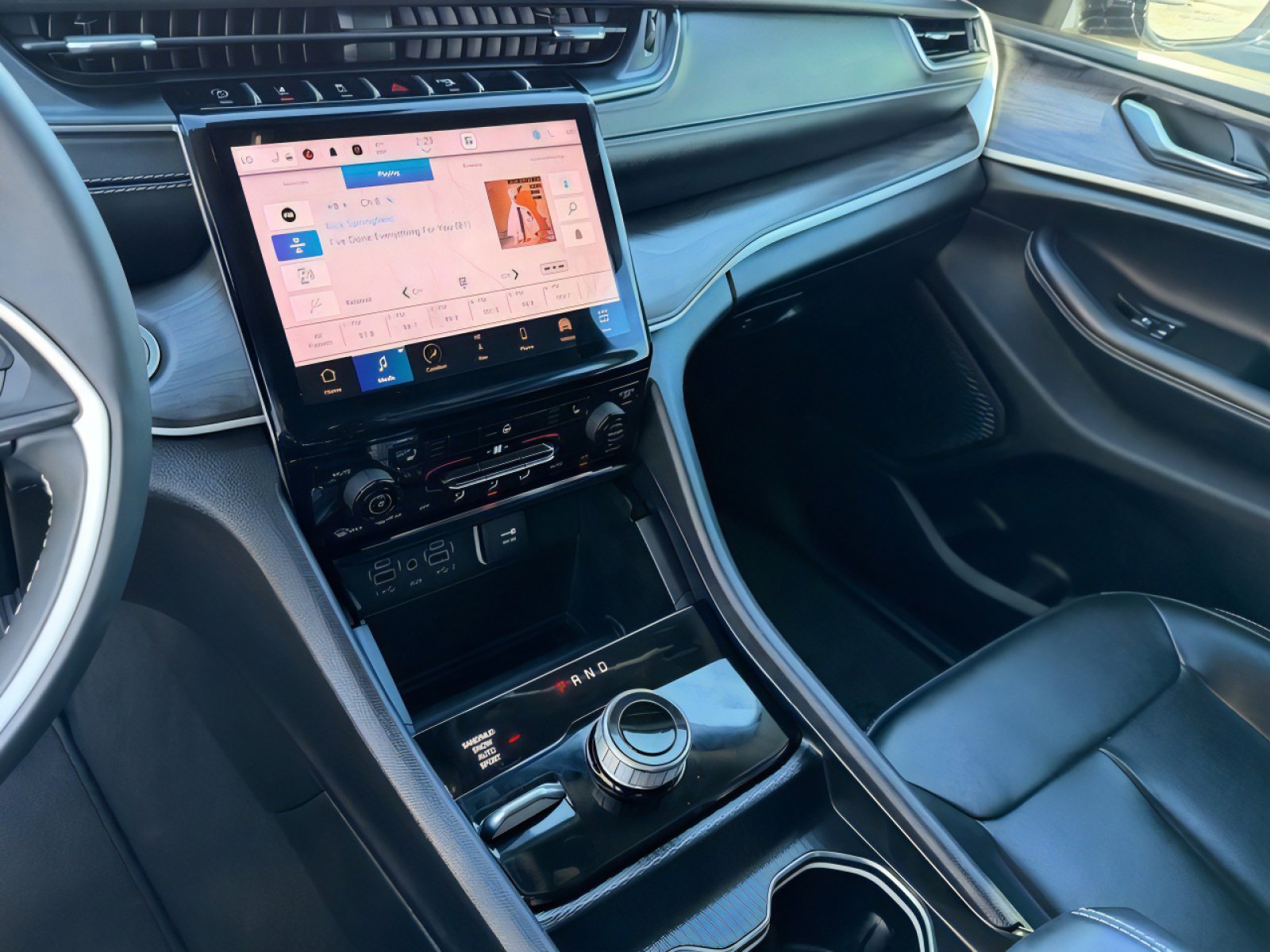 Used 2024 Jeep Grand Cherokee L Limited w/ Trailer Tow Package image 15