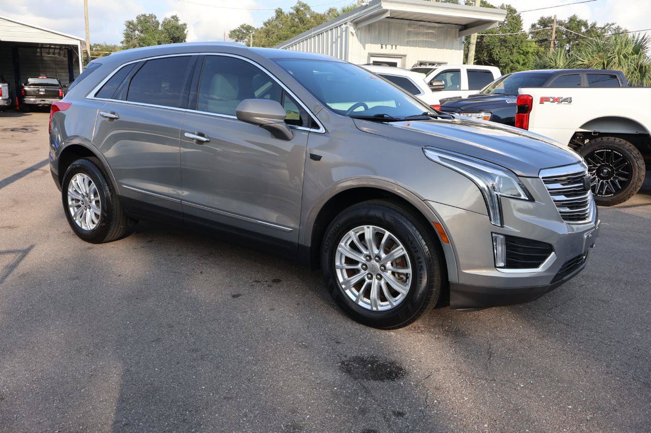 Used 2017 Cadillac XT5 FWD image 3