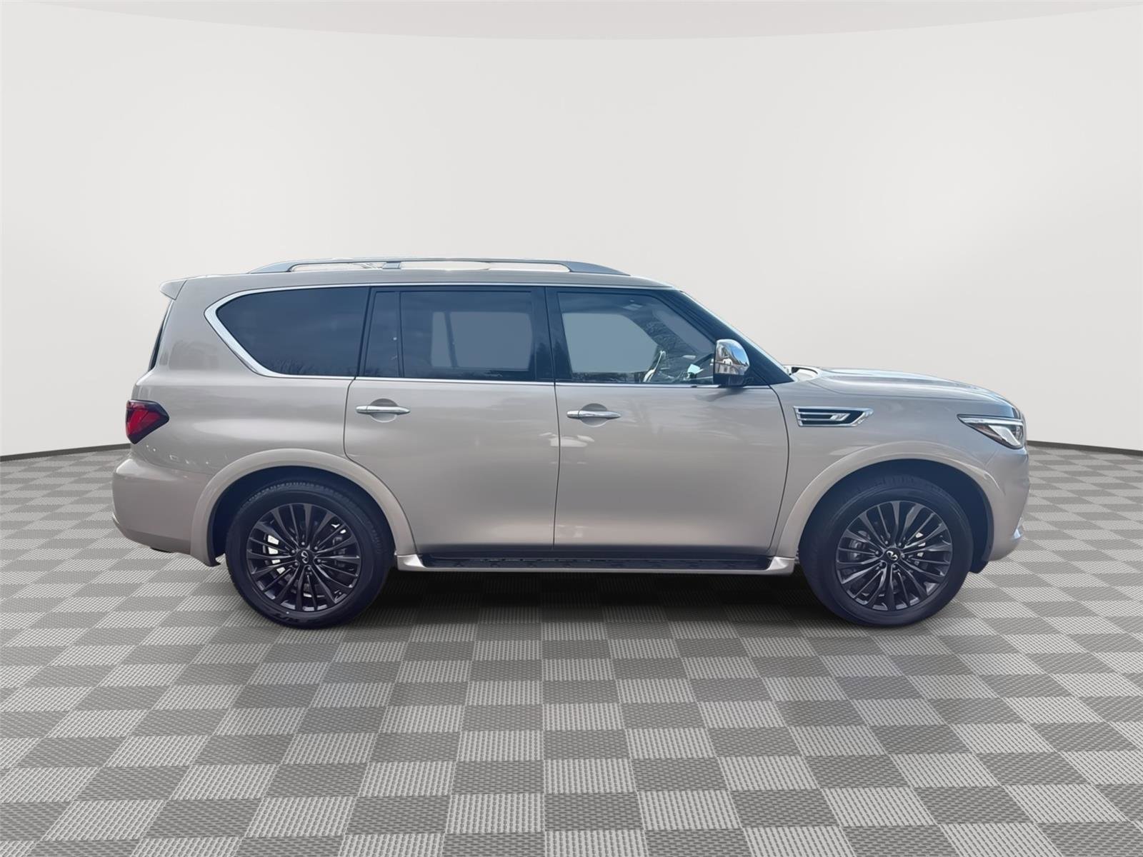 Used 2024 INFINITI QX80 Sensory w/ Cargo Package image 4