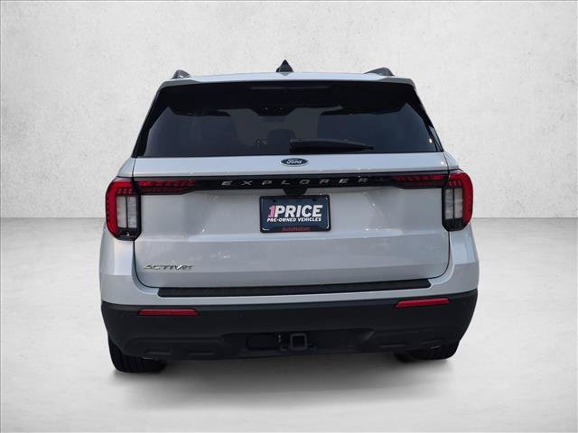 Used 2025 Ford Explorer Active RWD image 7