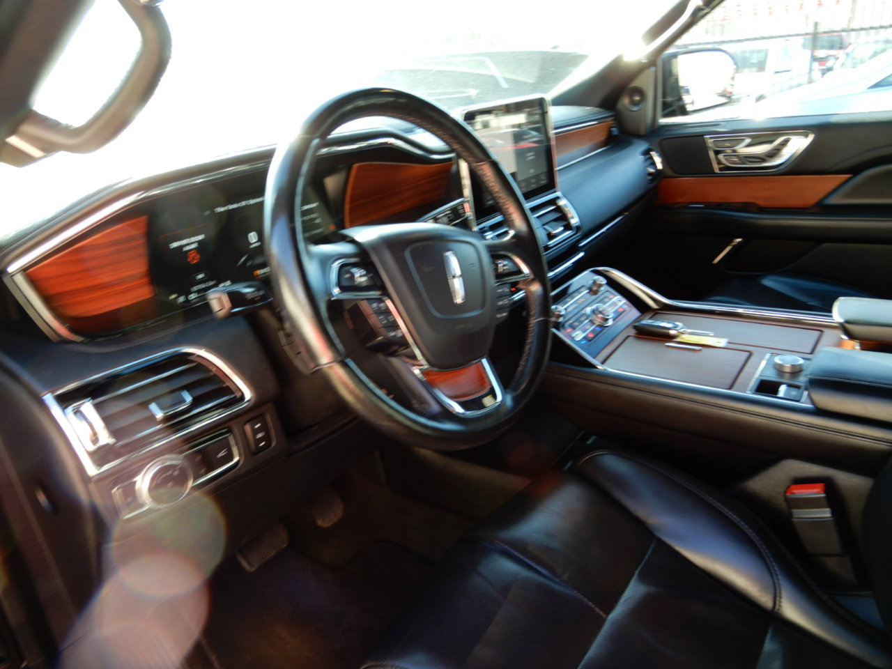 Used 2020 Lincoln Navigator Reserve image 12