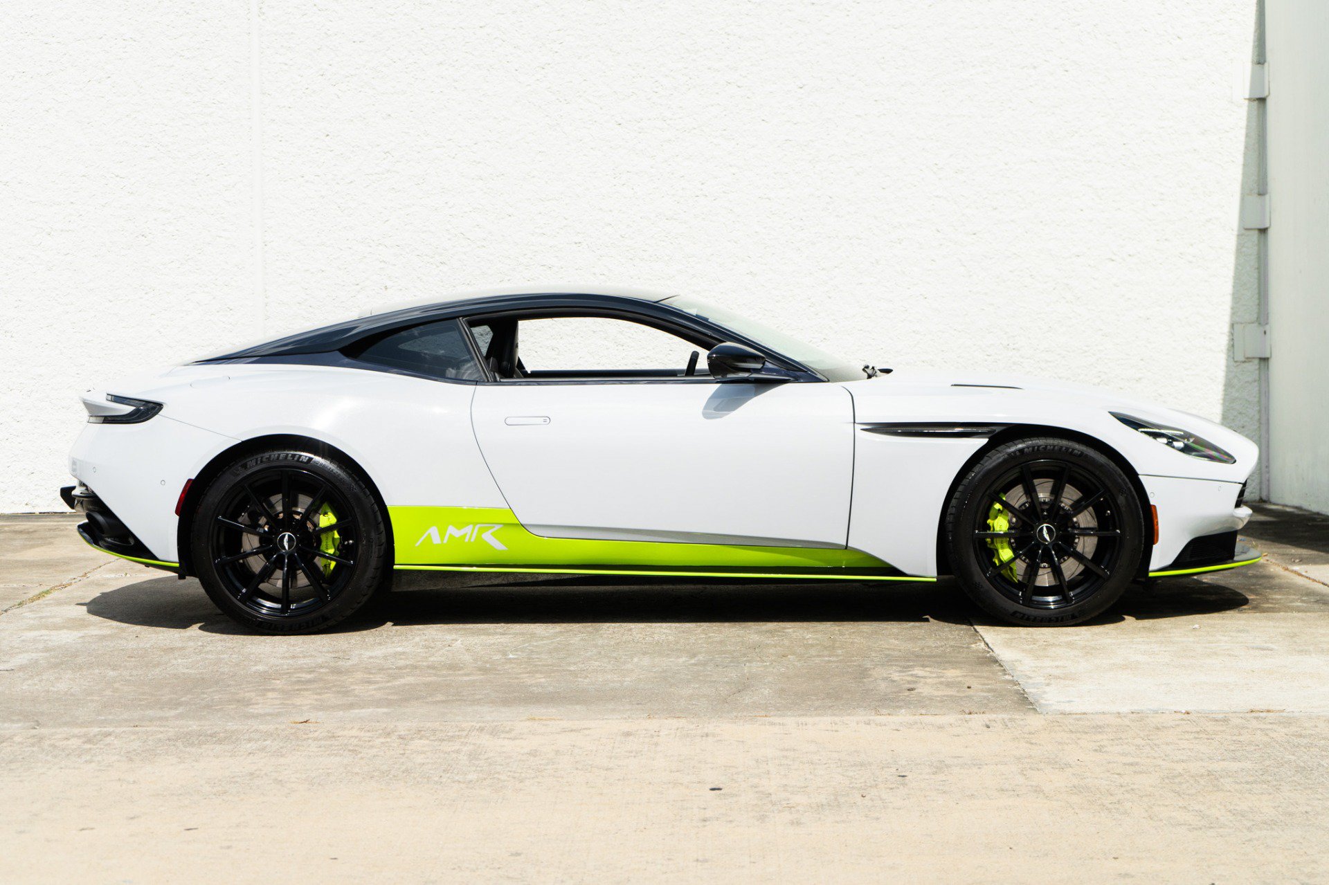 Used 2019 Aston Martin DB11 AMR RWD image 8