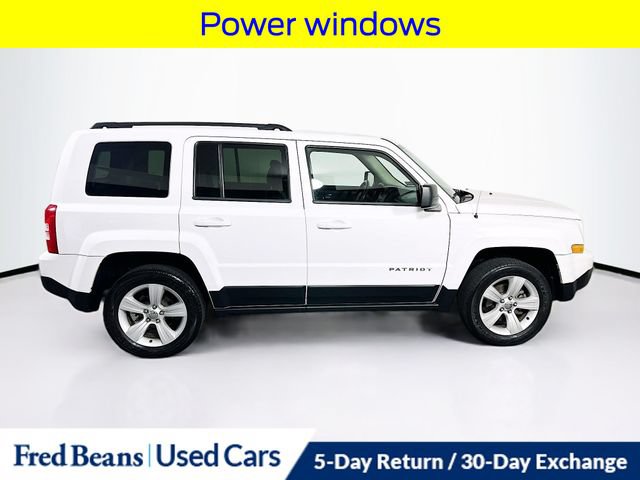 Used 2014 Jeep Patriot Latitude AWD/4WD image 10
