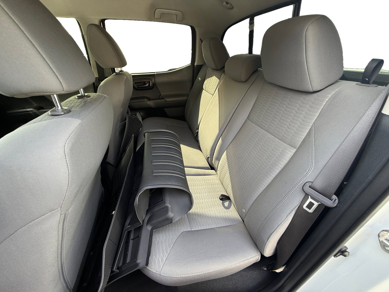 Used 2018 Toyota Tacoma SR w/ SR Convenience Package RWD image 16