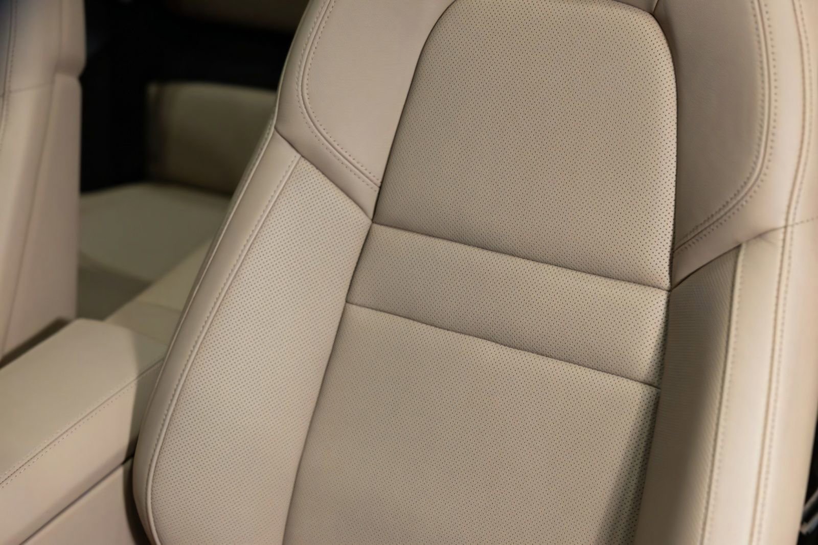 Used 2024 Porsche 911 Carrera RWD image 34