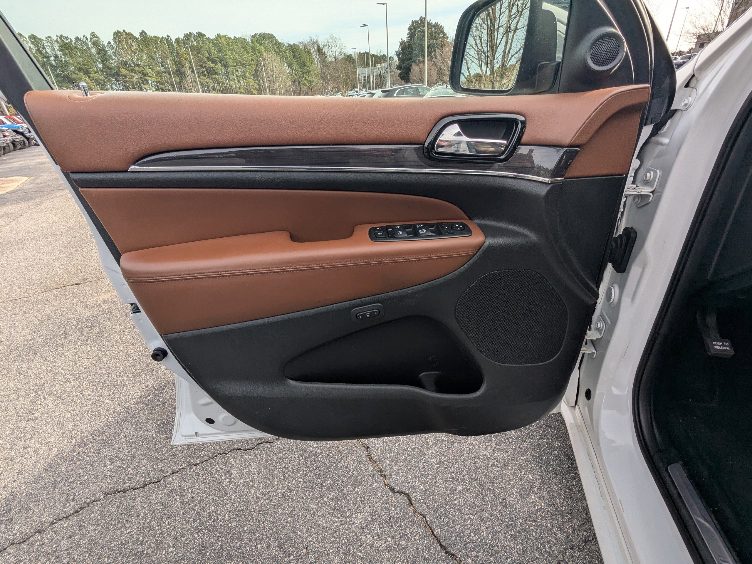 Used 2020 Jeep Grand Cherokee Overland image 18