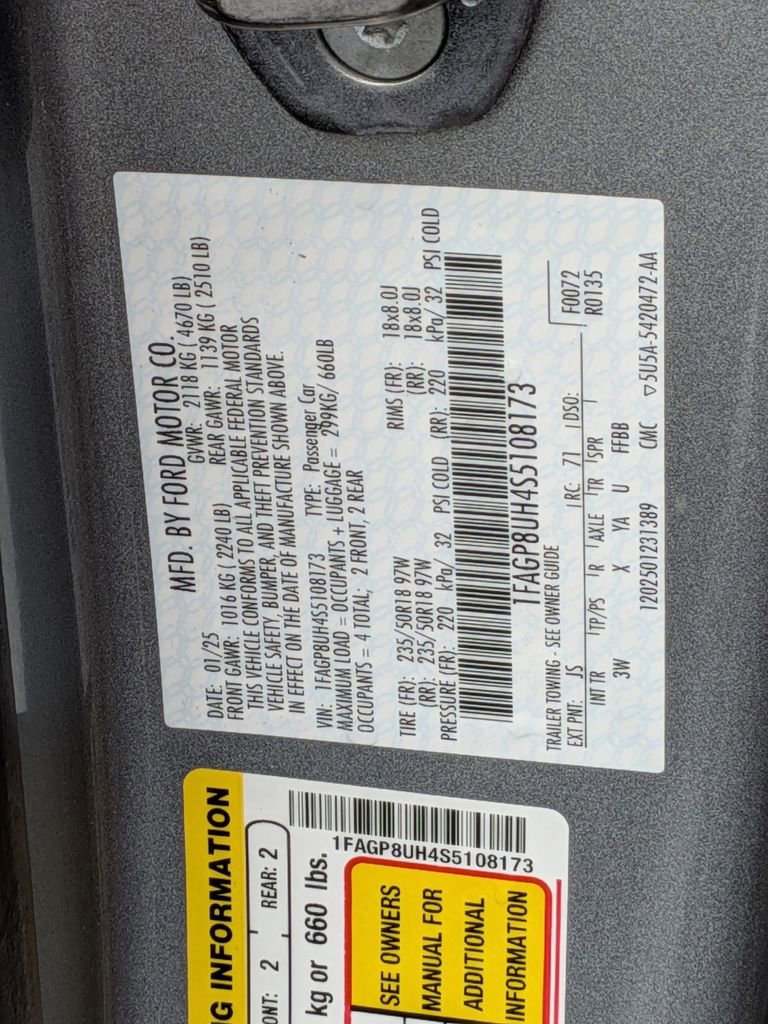 Used 2025 Ford Mustang Premium RWD image 32