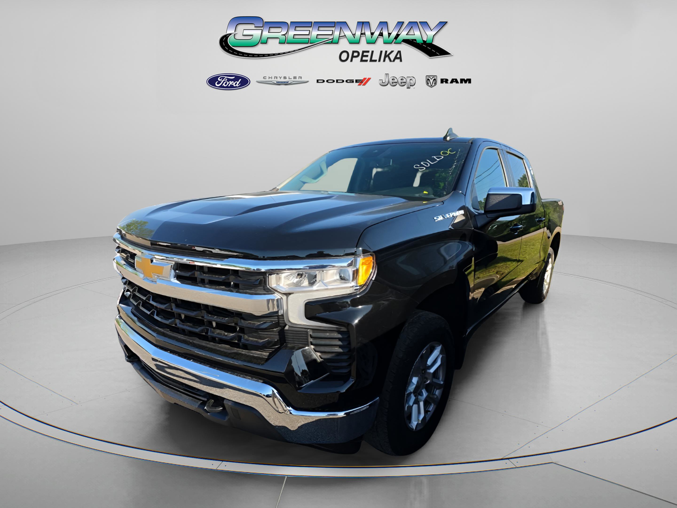 Used 2023 Chevrolet Silverado 1500 LT AWD/4WD image 12