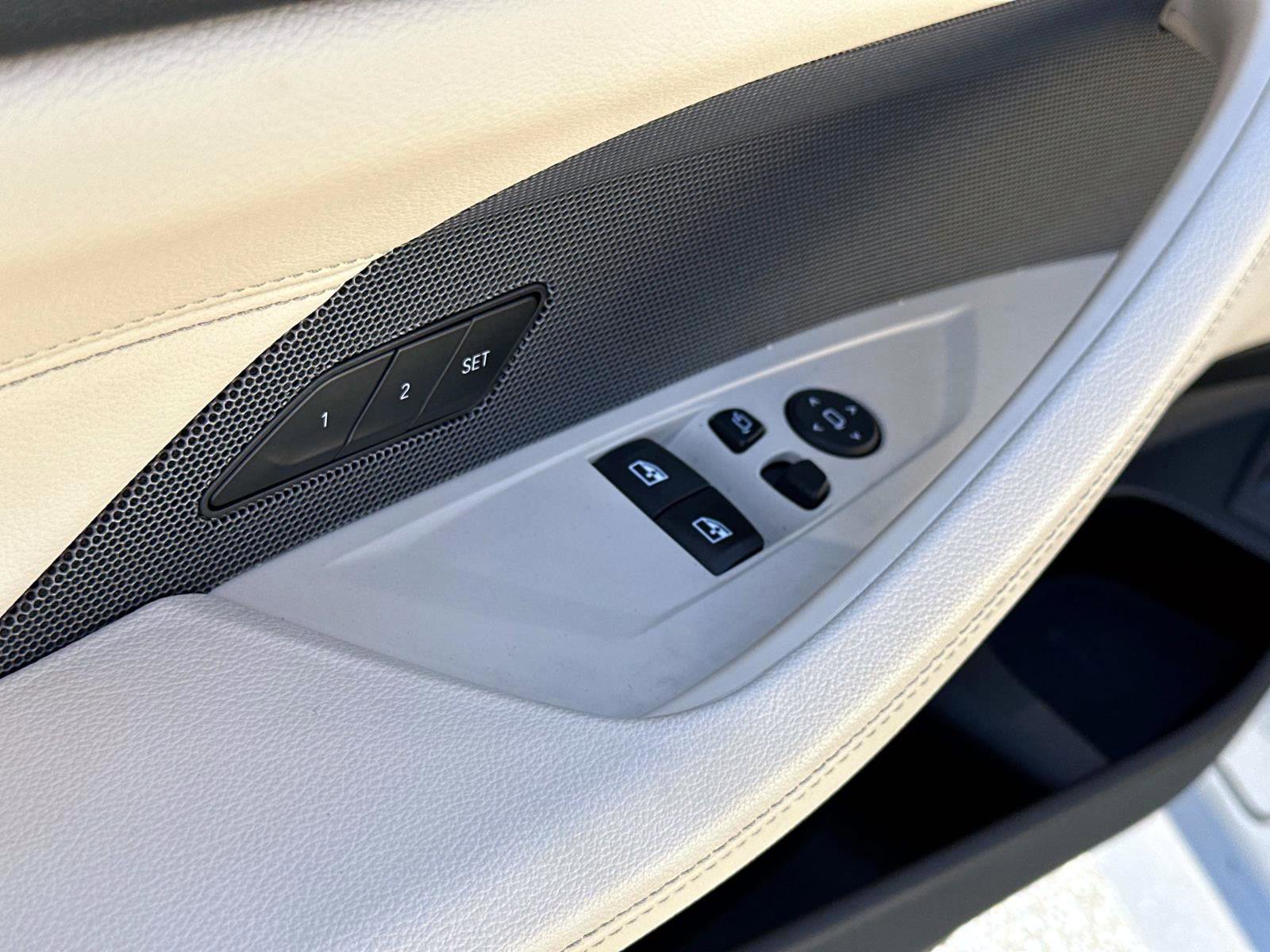 Used 2025 BMW 430i Coupe w/ Premium Package image 13